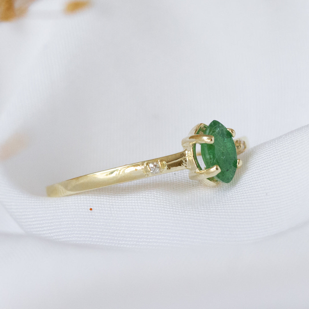 Anillo Caitlyn Esmeralda