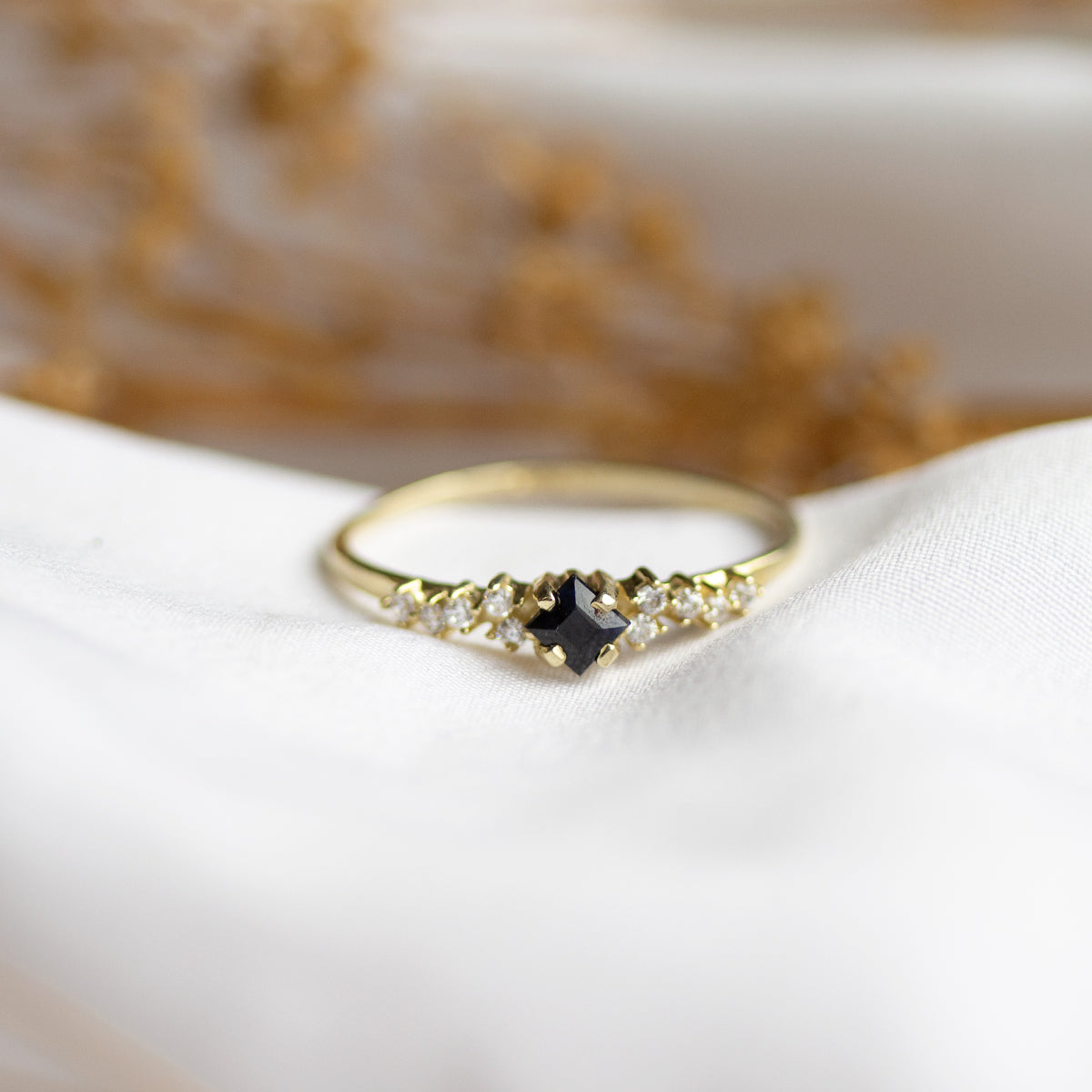 Anillo zafiro con diamantes Adessa