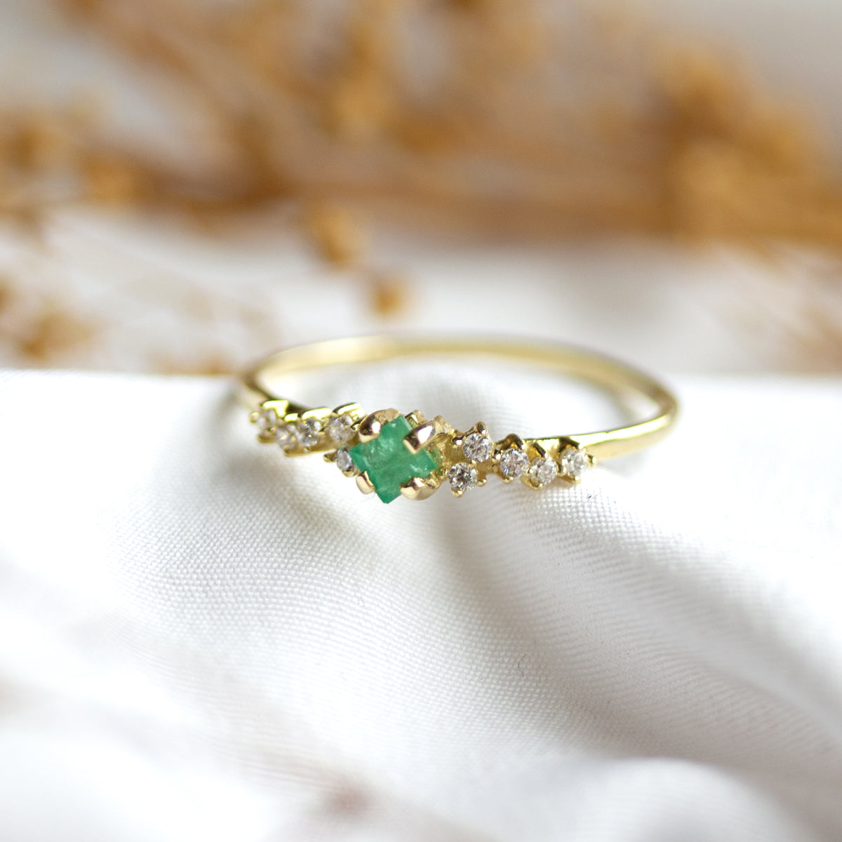 Anillo esmeralda con diamantes Birdie