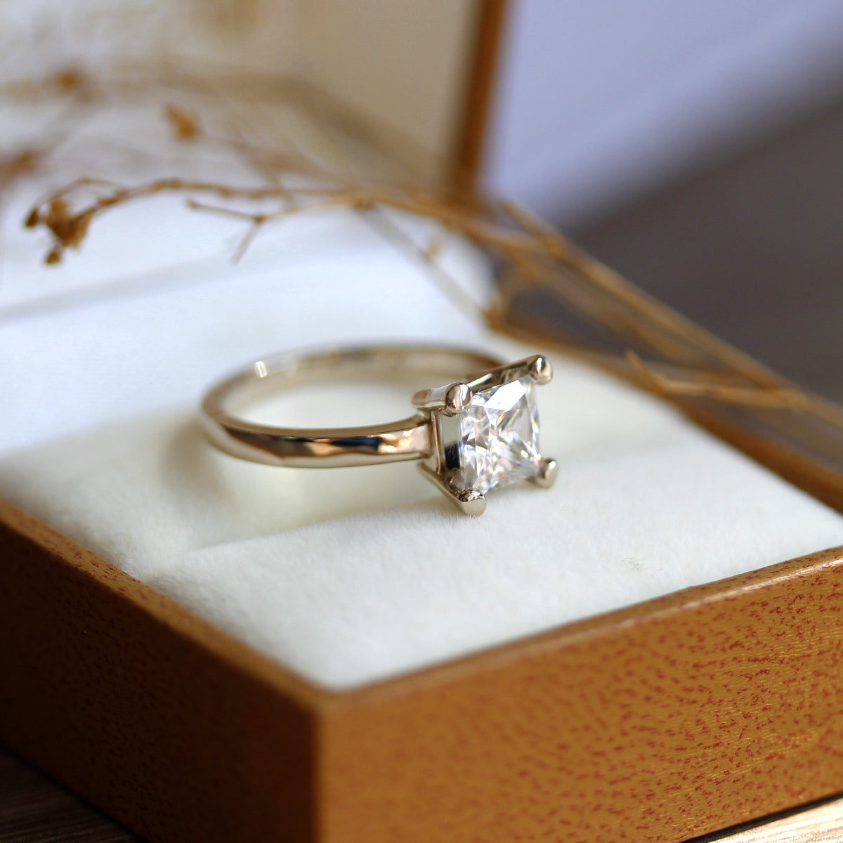 Anillo solitario Moissanita Georgianna