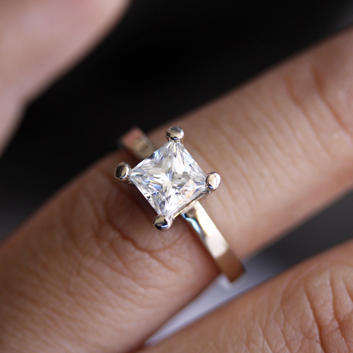 Anillo solitario Moissanita Georgianna