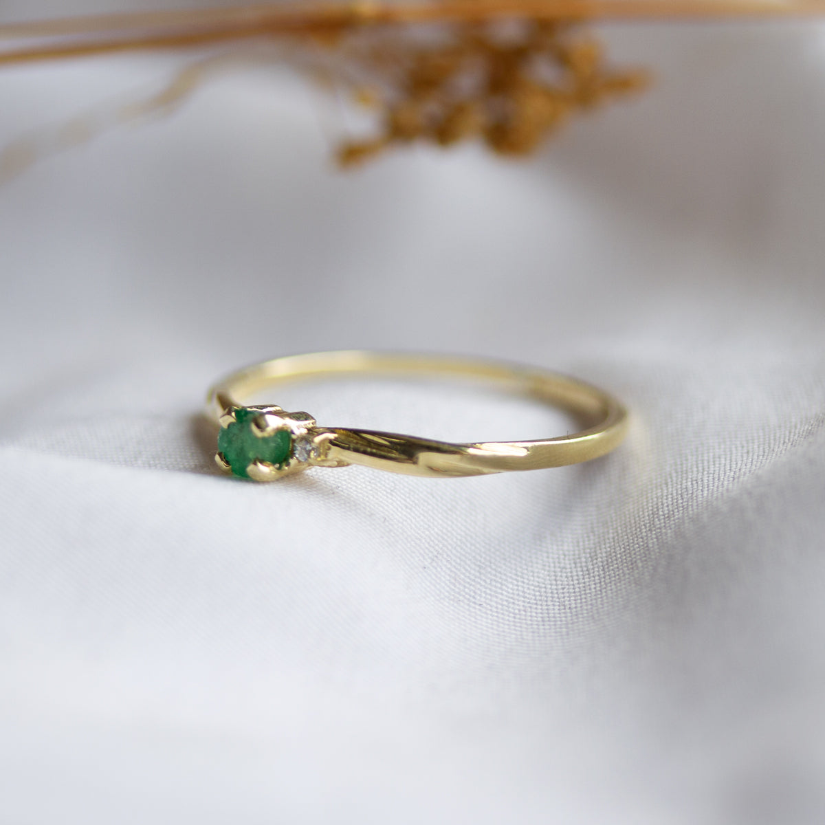 Anillo Esmeralda natural Wren