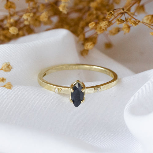 Anillo Caitlyn Zafiro