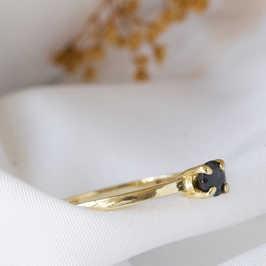 Anillo Noor Zafiro
